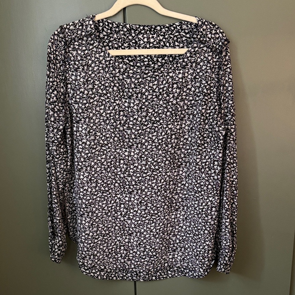 LOFT Monochrome Floral Blouse